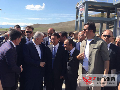 总裁王家安、土耳其总理耶尔德勒姆共同出席亚盈体育最新地址
集团在土耳其承建的3000td水泥生产线剪彩仪式，并亲切交谈